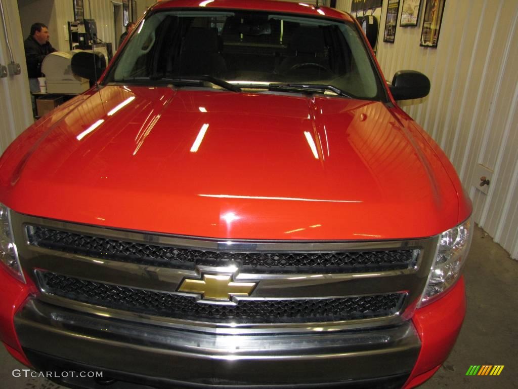 2008 Silverado 1500 LT Extended Cab 4x4 - Victory Red / Dark Titanium photo #3