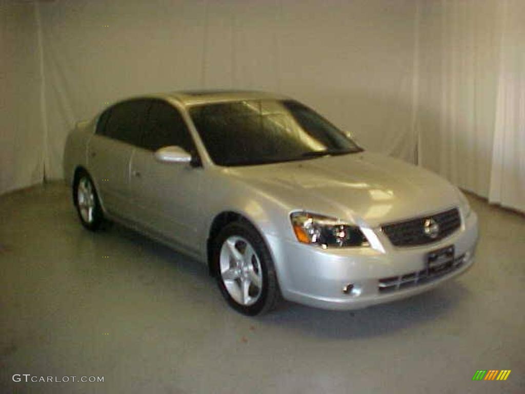 Sheer Silver Metallic Nissan Altima