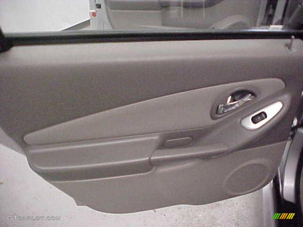 2004 Malibu Maxx LT Wagon - Galaxy Silver Metallic / Gray photo #12