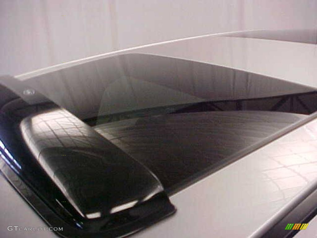 2004 Malibu Maxx LT Wagon - Galaxy Silver Metallic / Gray photo #22