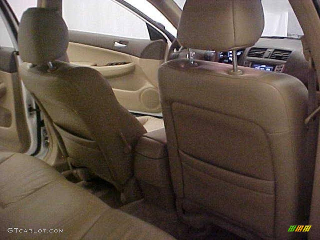 2007 Accord EX-L V6 Sedan - Taffeta White / Ivory photo #15