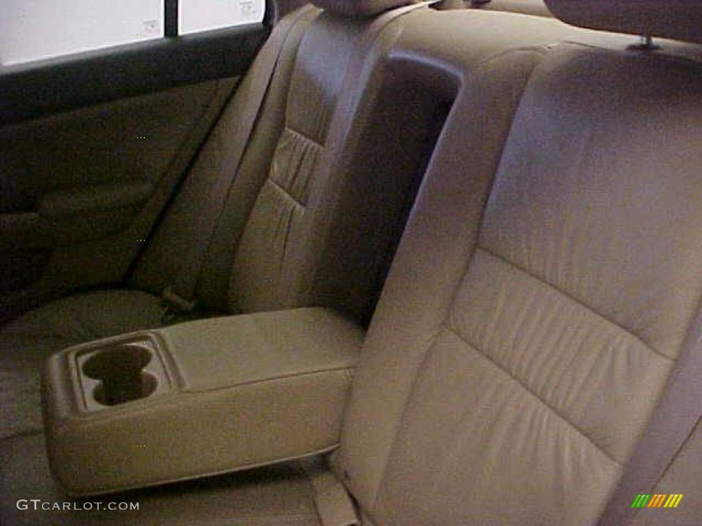 2007 Accord EX-L V6 Sedan - Taffeta White / Ivory photo #17