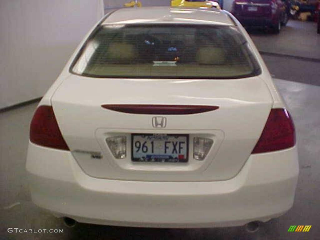 2007 Accord EX-L V6 Sedan - Taffeta White / Ivory photo #21