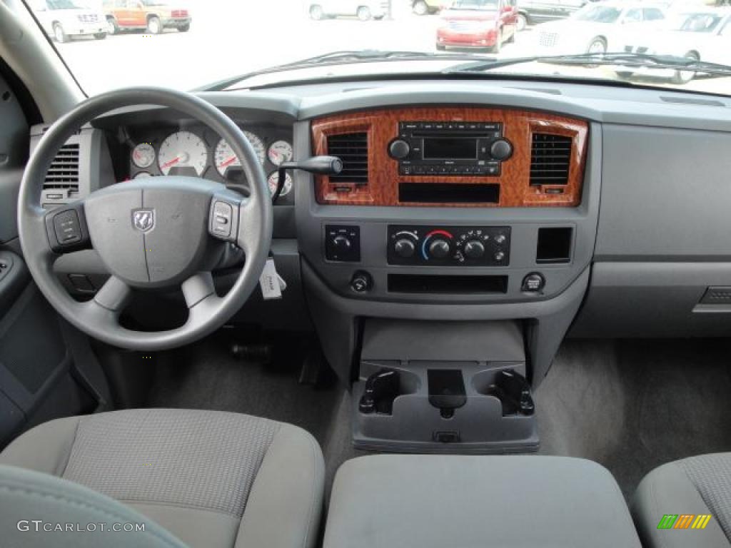 2006 Ram 1500 SLT Quad Cab 4x4 - Atlantic Blue Pearl / Medium Slate Gray photo #21