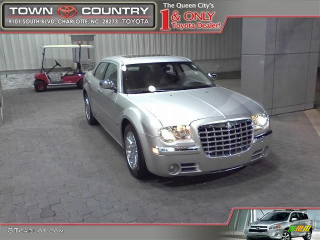 2005 300 C HEMI - Bright Silver Metallic / Dark Slate Gray/Medium Slate Gray photo #10