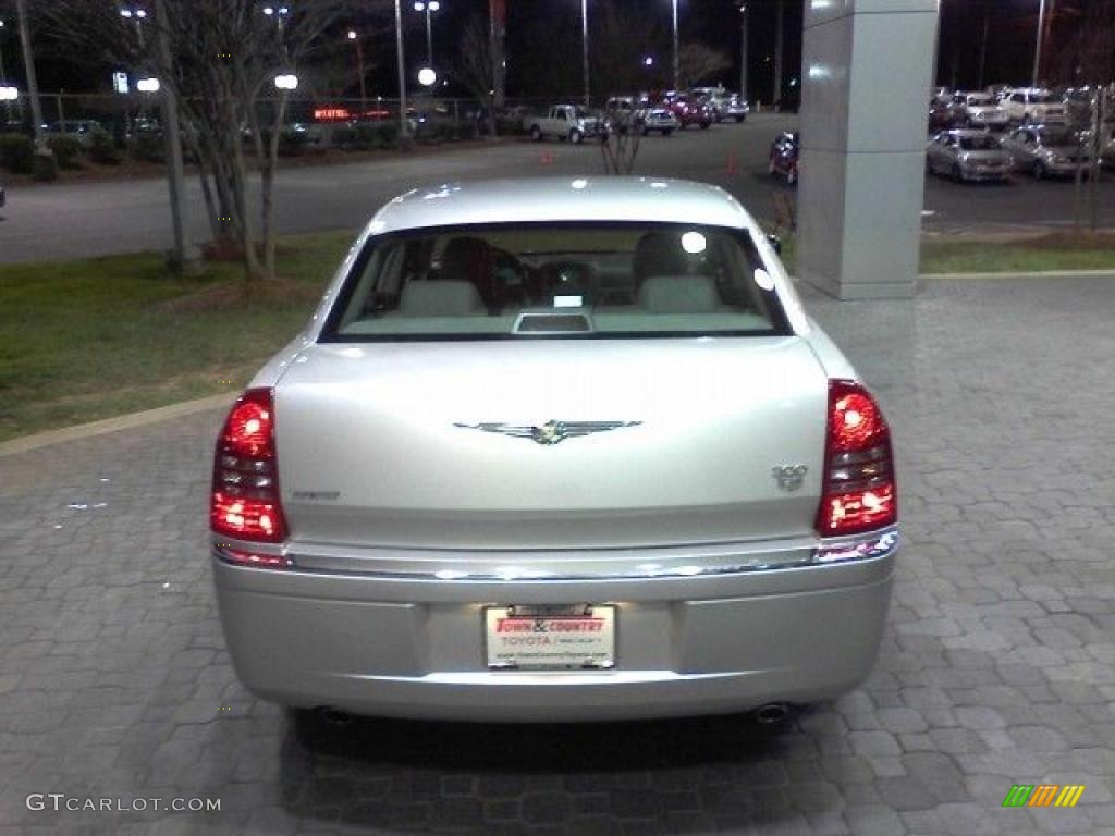 2005 300 C HEMI - Bright Silver Metallic / Dark Slate Gray/Medium Slate Gray photo #13