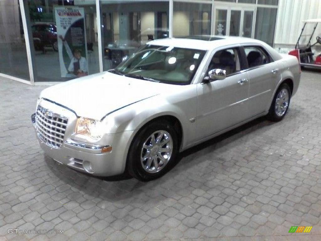 2005 300 C HEMI - Bright Silver Metallic / Dark Slate Gray/Medium Slate Gray photo #28