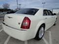 Cool Vanilla - 300 C HEMI Photo No. 37