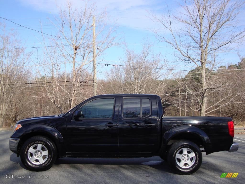 2006 Frontier SE Crew Cab - Super Black / Desert photo #12