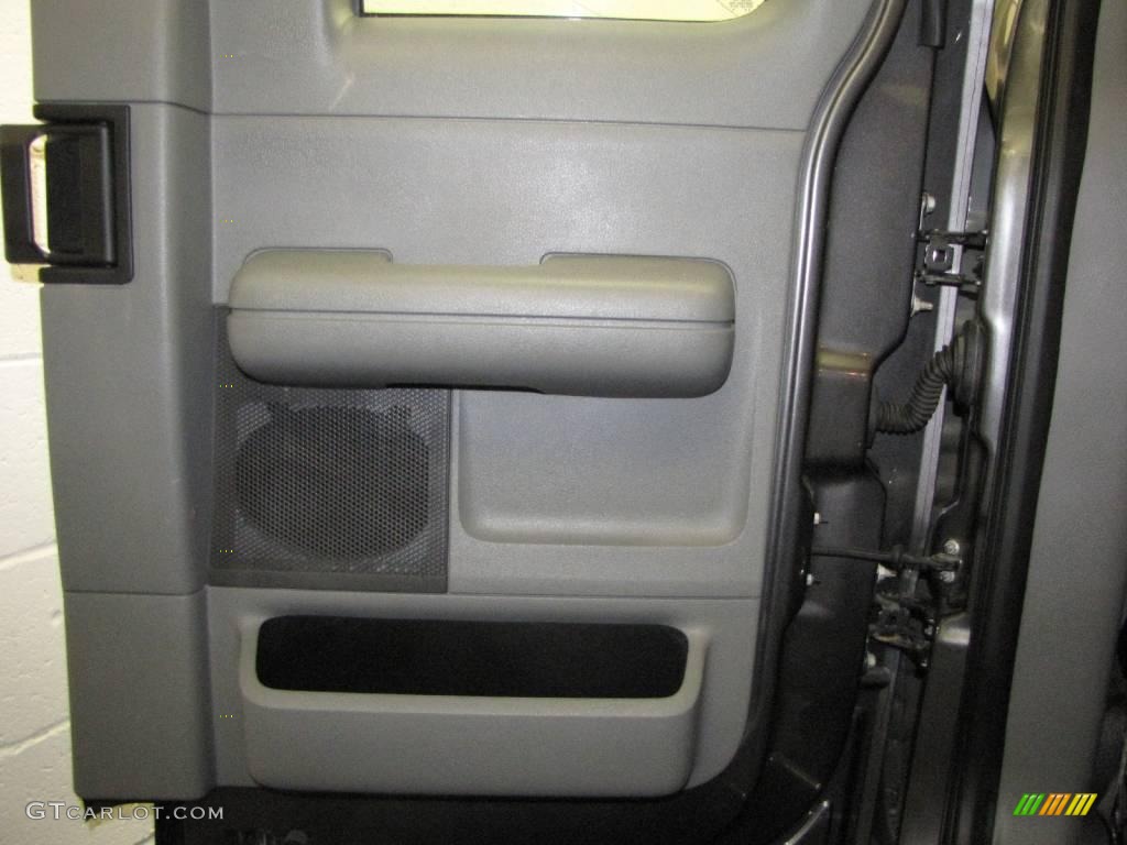 2005 F150 STX SuperCab 4x4 - Dark Shadow Grey Metallic / Medium Flint Grey photo #17