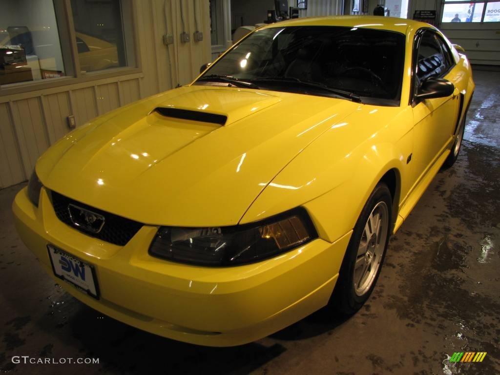 2003 Mustang GT Coupe - Zinc Yellow / Dark Charcoal photo #2