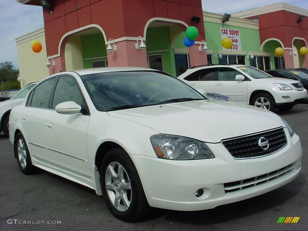 2005 Altima 2.5 S - Satin White Pearl / Blond photo #1