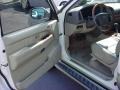 2003 Ivory White Pearl Infiniti QX4   photo #10