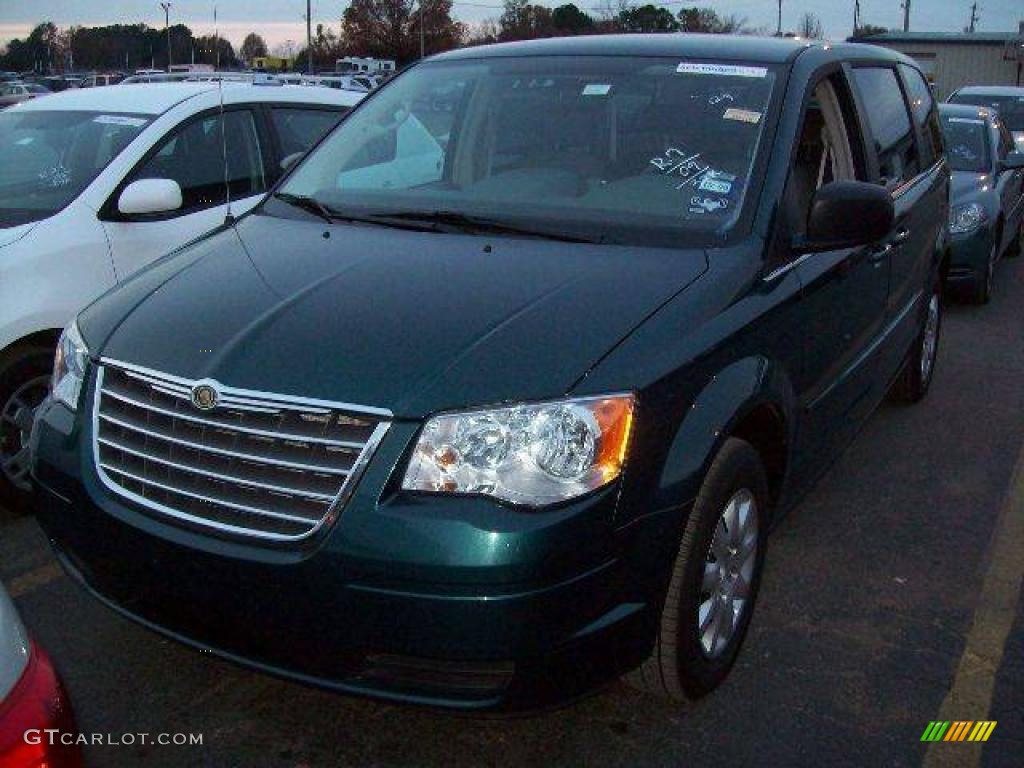 Melbourne Green Pearl Chrysler Town & Country