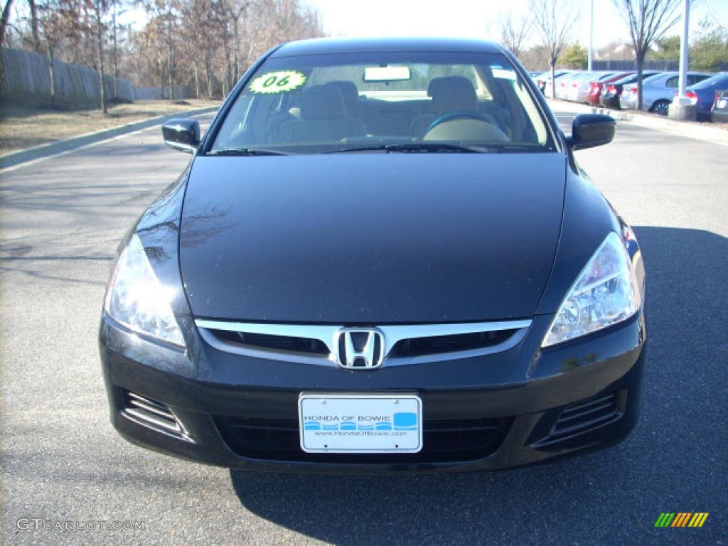 2006 Accord SE Sedan - Nighthawk Black Pearl / Ivory photo #8