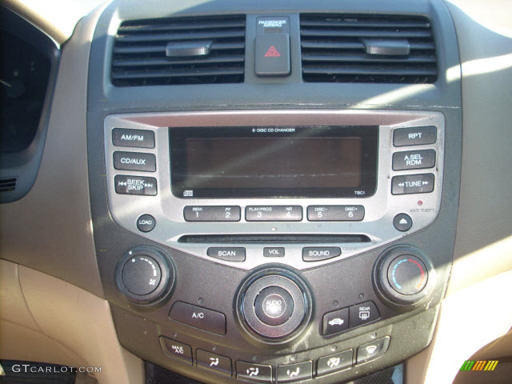 2006 Accord SE Sedan - Nighthawk Black Pearl / Ivory photo #14