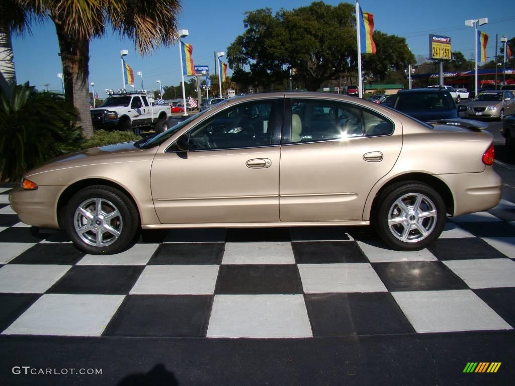 2003 Alero GLS Sedan - Sandstone Metallic / Neutral photo #2