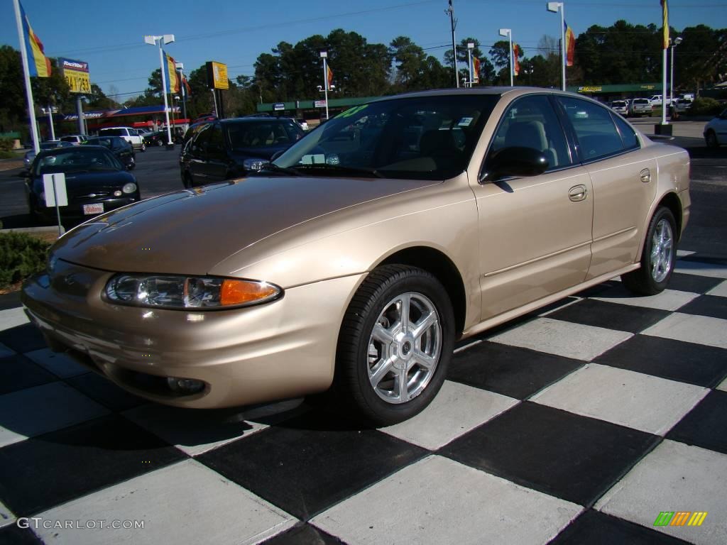 2003 Alero GLS Sedan - Sandstone Metallic / Neutral photo #3