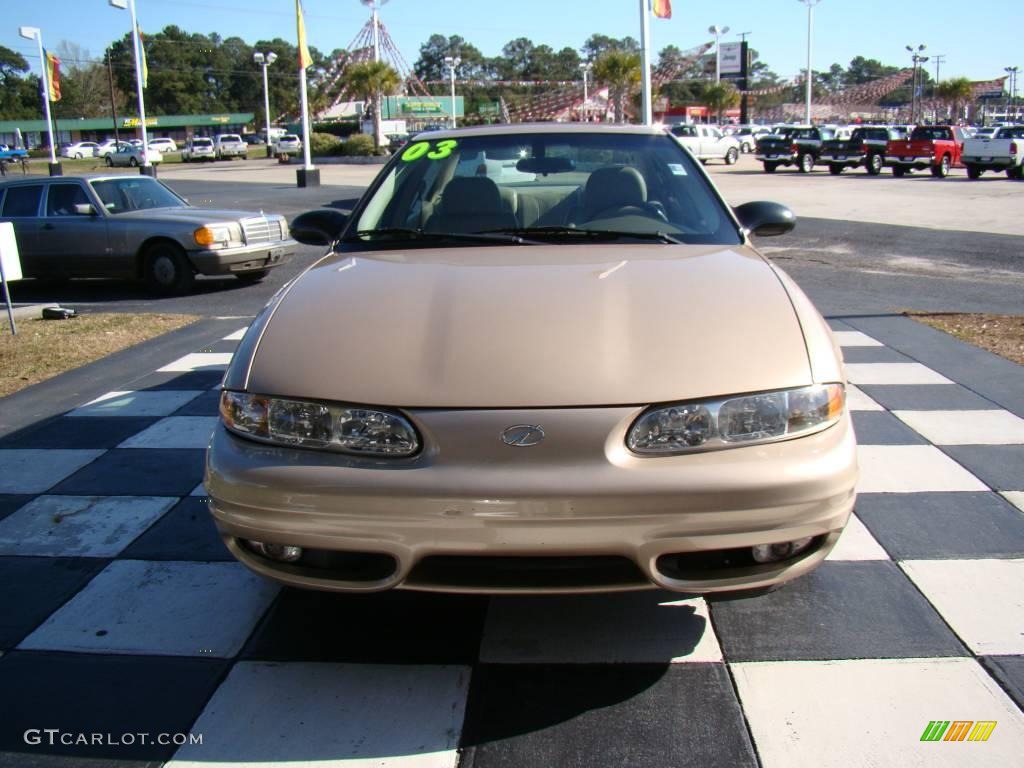 2003 Alero GLS Sedan - Sandstone Metallic / Neutral photo #4