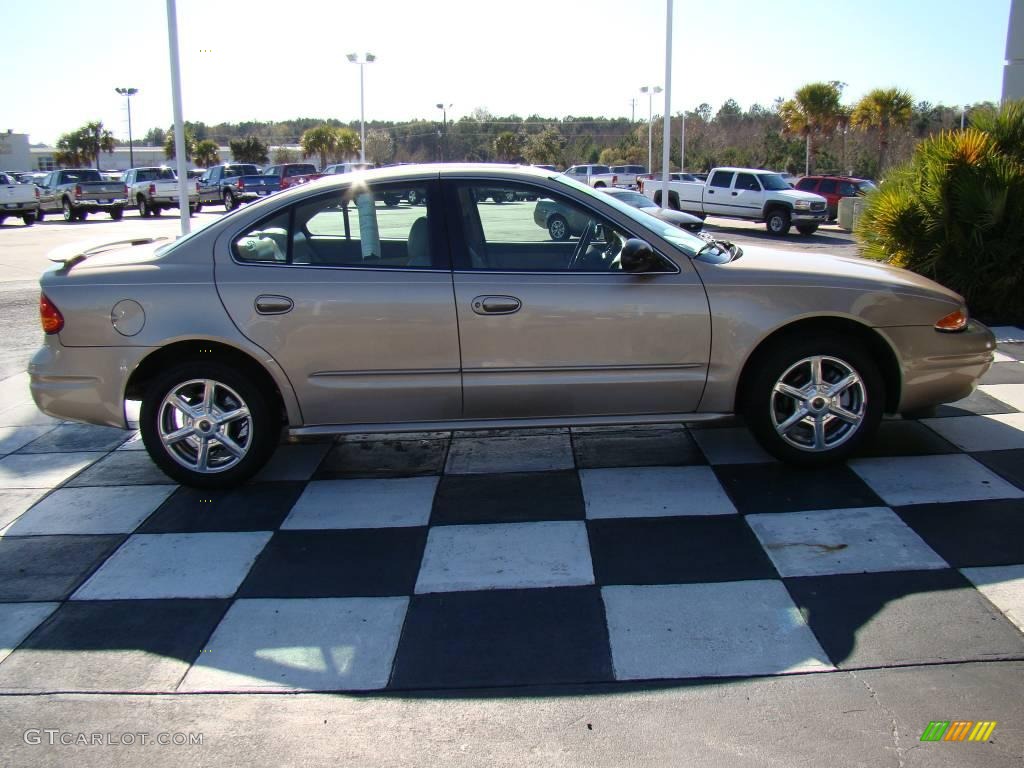 2003 Alero GLS Sedan - Sandstone Metallic / Neutral photo #6