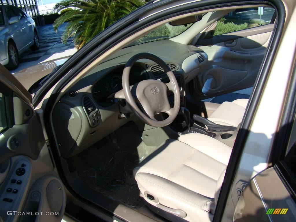 2003 Alero GLS Sedan - Sandstone Metallic / Neutral photo #10