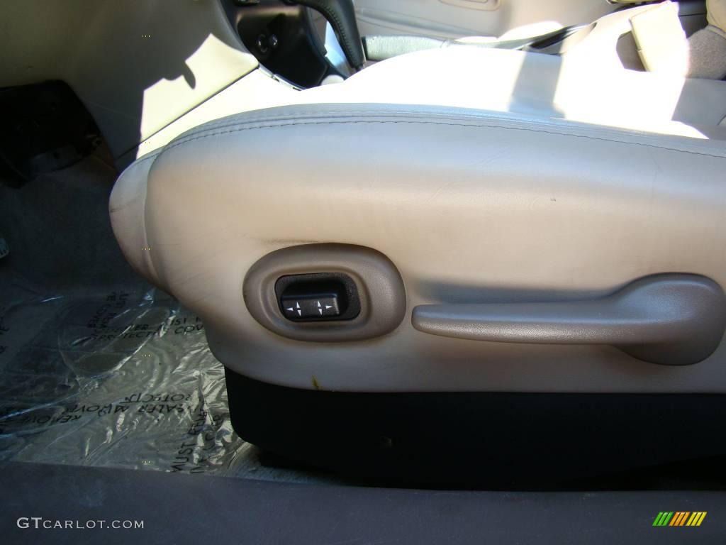 2003 Alero GLS Sedan - Sandstone Metallic / Neutral photo #11