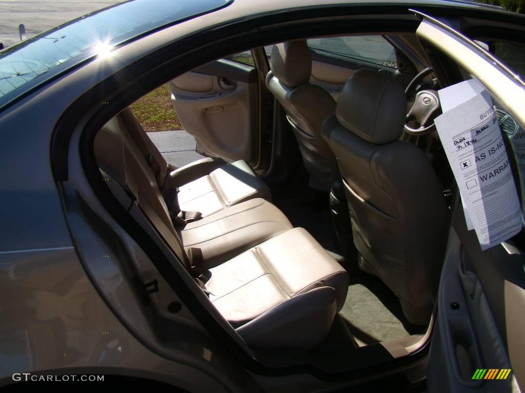 2003 Alero GLS Sedan - Sandstone Metallic / Neutral photo #14