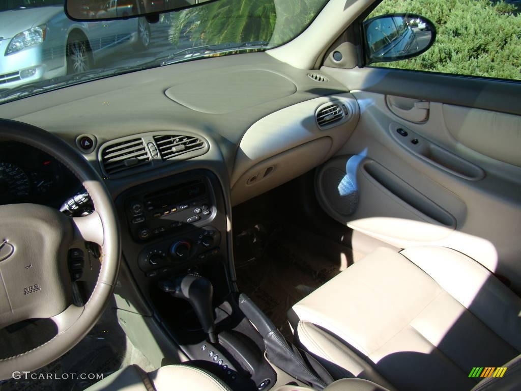 2003 Alero GLS Sedan - Sandstone Metallic / Neutral photo #17