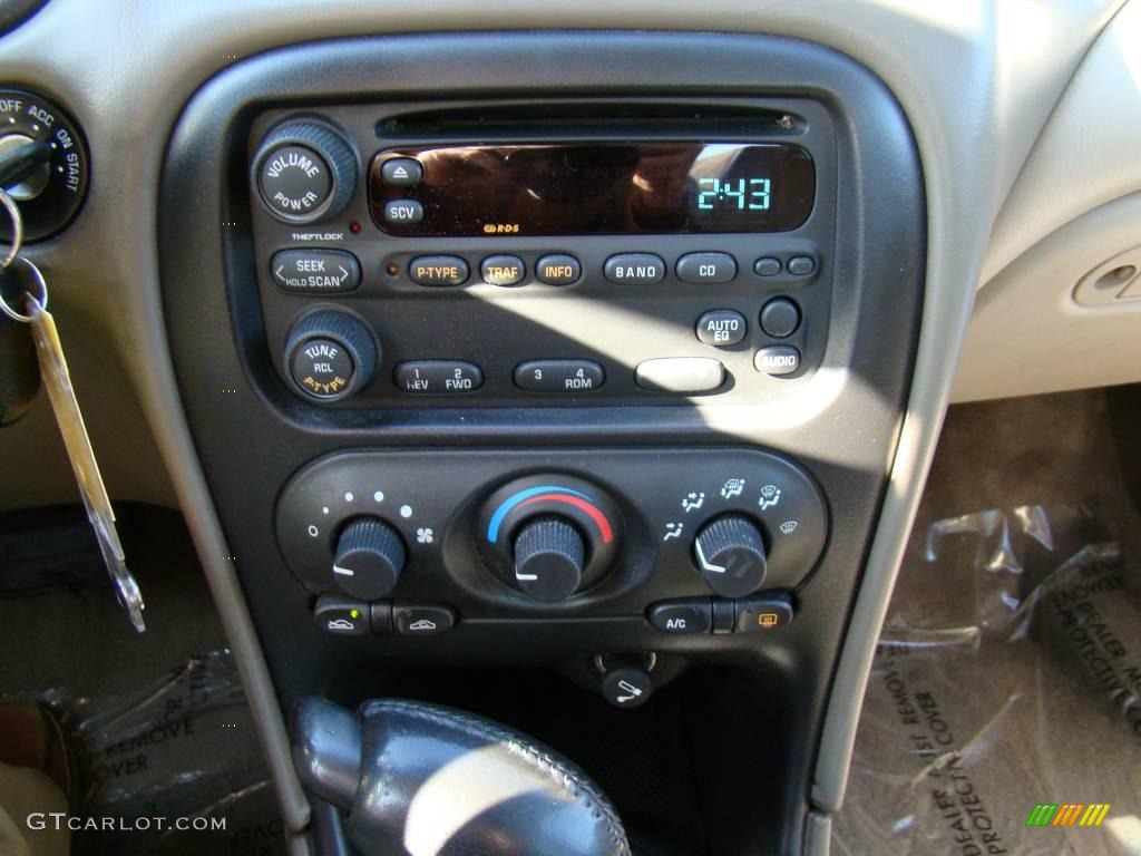 2003 Alero GLS Sedan - Sandstone Metallic / Neutral photo #18