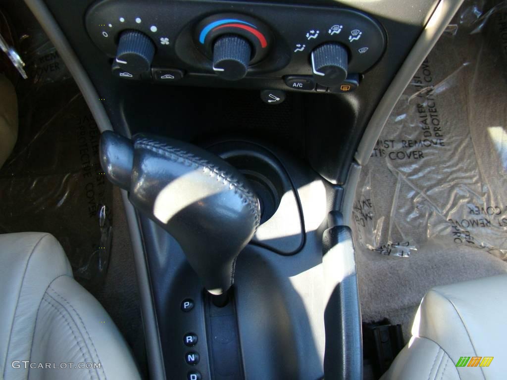 2003 Alero GLS Sedan - Sandstone Metallic / Neutral photo #19