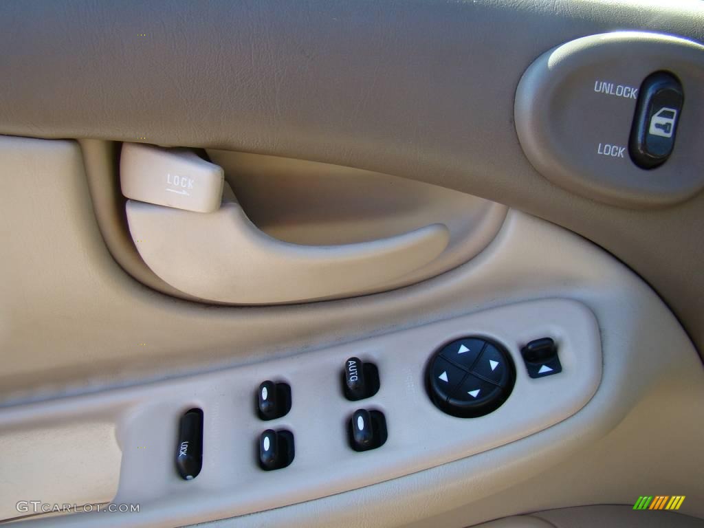 2003 Alero GLS Sedan - Sandstone Metallic / Neutral photo #21