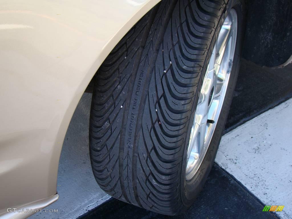 2003 Alero GLS Sedan - Sandstone Metallic / Neutral photo #27