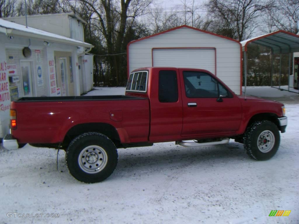 1993 Pickup Deluxe V6 Extended Cab - Garnet Red Pearl / Gray photo #4