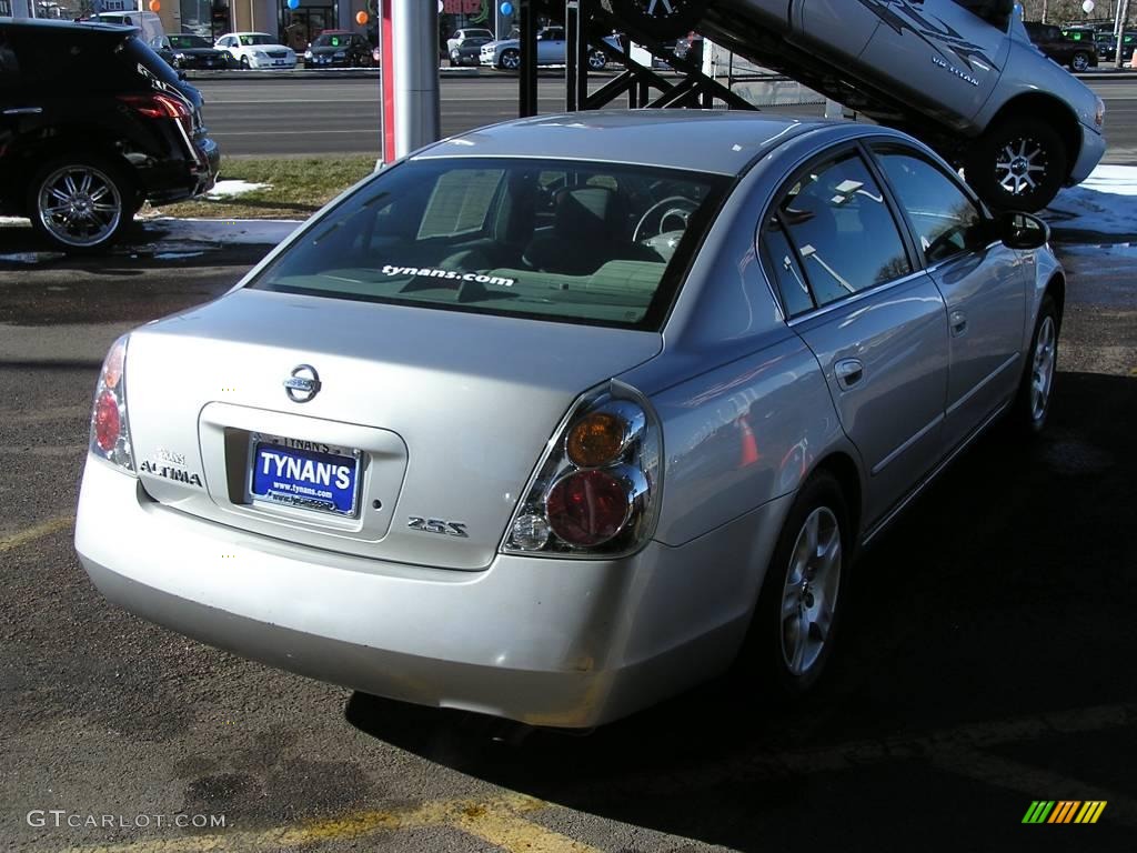 2004 Altima 2.5 S - Sheer Silver Metallic / Frost Gray photo #6