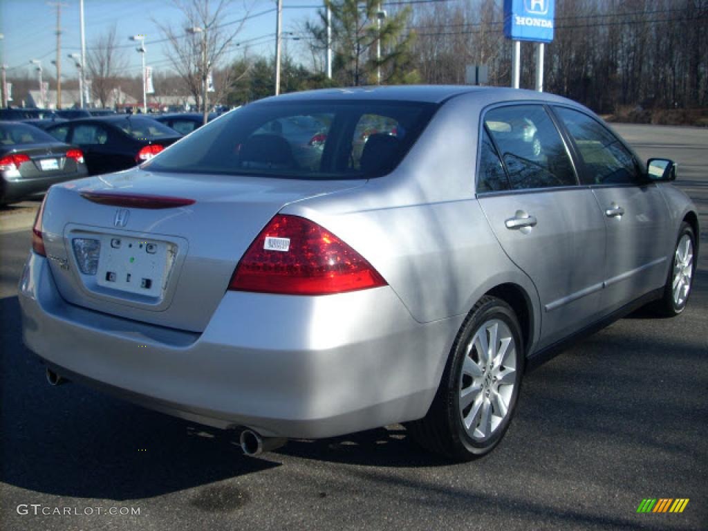 2007 Accord SE V6 Sedan - Alabaster Silver Metallic / Black photo #3