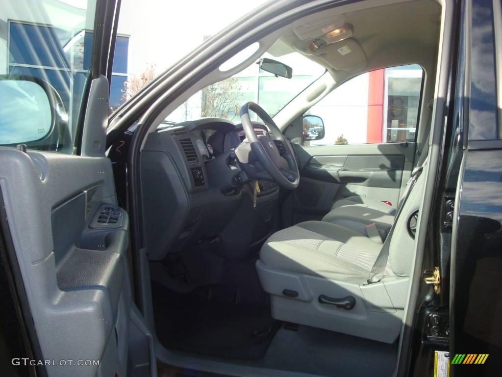 2007 Ram 1500 ST Quad Cab 4x4 - Brilliant Black Crystal Pearl / Medium Slate Gray photo #33