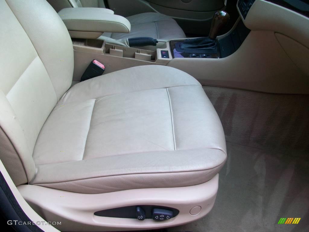 2001 3 Series 325i Sedan - Jet Black / Beige photo #21