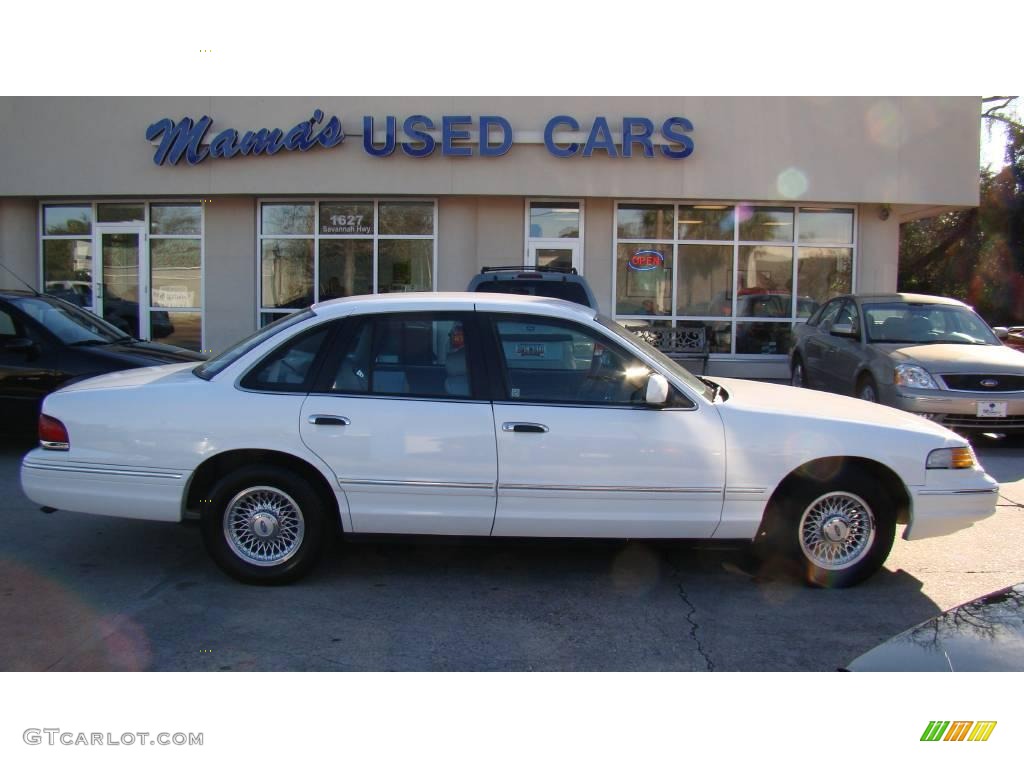 1996 Crown Victoria LX - Oxford White / Gray photo #1