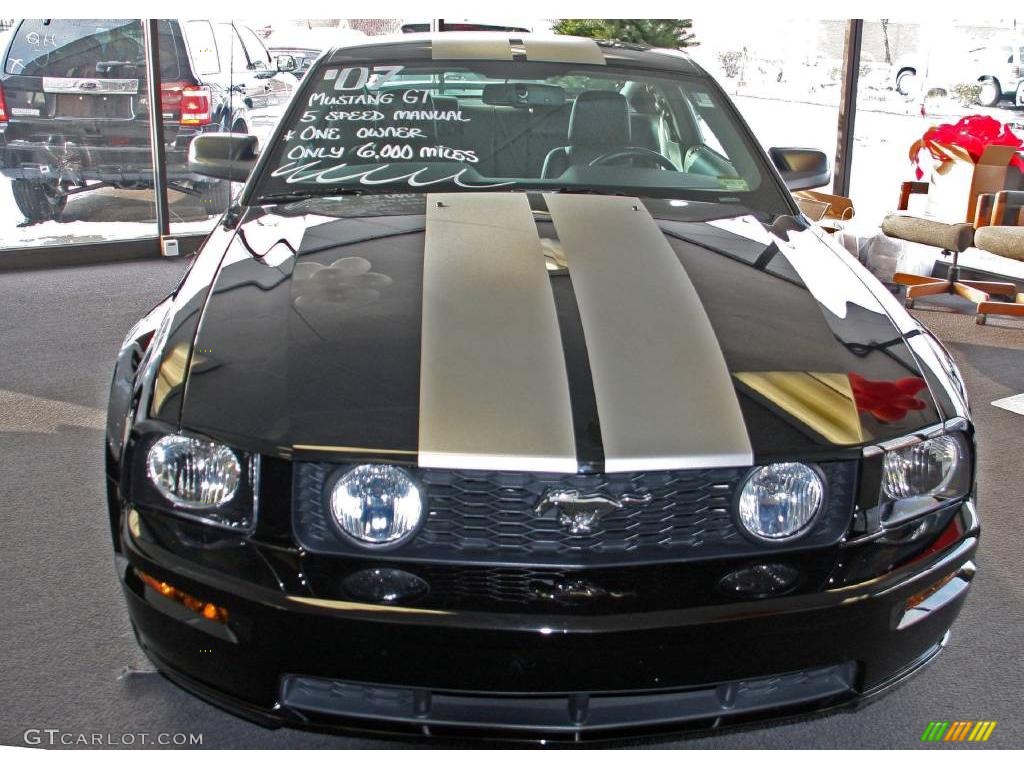 2007 Mustang GT Premium Coupe - Black / Dark Charcoal photo #2