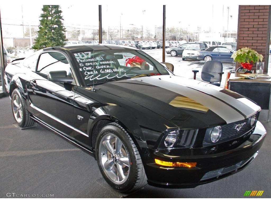 2007 Mustang GT Premium Coupe - Black / Dark Charcoal photo #3