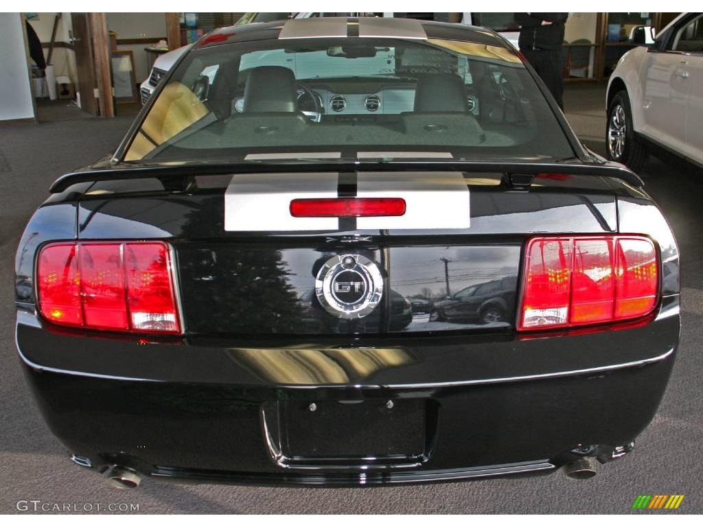 2007 Mustang GT Premium Coupe - Black / Dark Charcoal photo #5