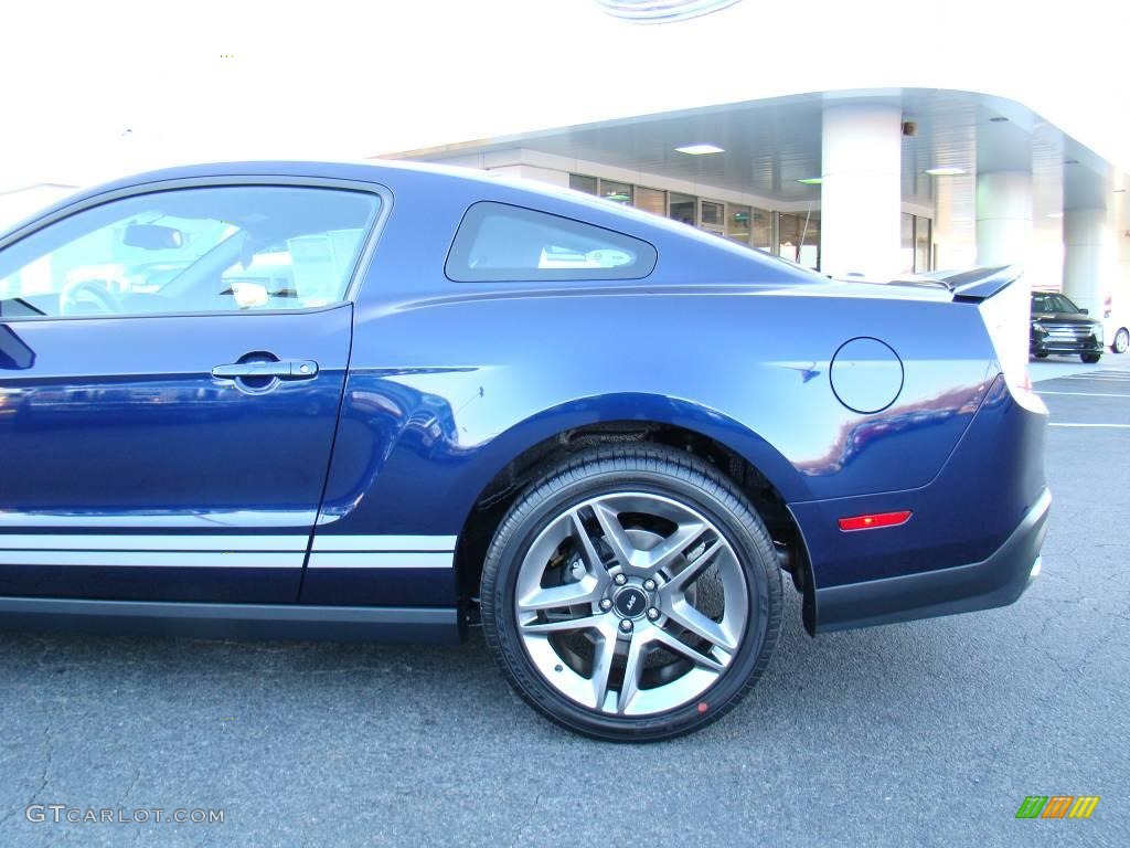 2010 Mustang Shelby GT500 Coupe - Kona Blue Metallic / Charcoal Black/White photo #32
