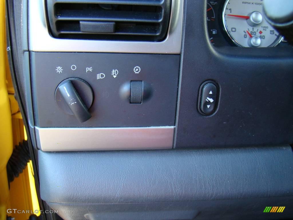 2006 F250 Super Duty Amarillo Special Edition Crew Cab 4x4 - Screaming Yellow / Black photo #30
