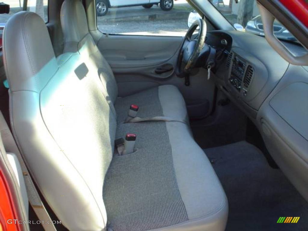 1998 F150 XL Regular Cab - Bright Red / Medium Graphite photo #17