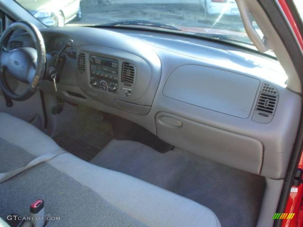 1998 F150 XL Regular Cab - Bright Red / Medium Graphite photo #18