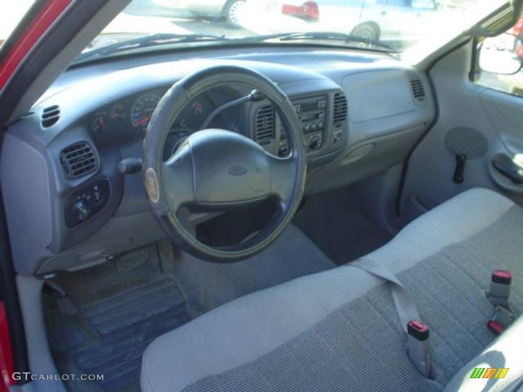 1998 F150 XL Regular Cab - Bright Red / Medium Graphite photo #21