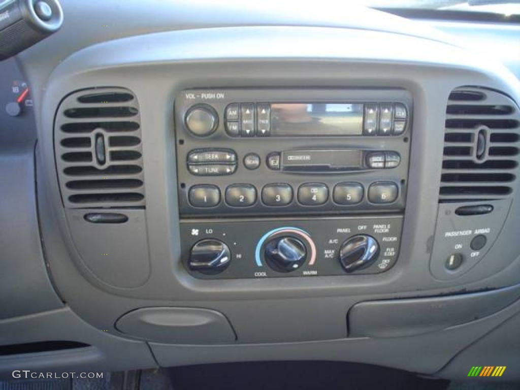 1998 F150 XL Regular Cab - Bright Red / Medium Graphite photo #24
