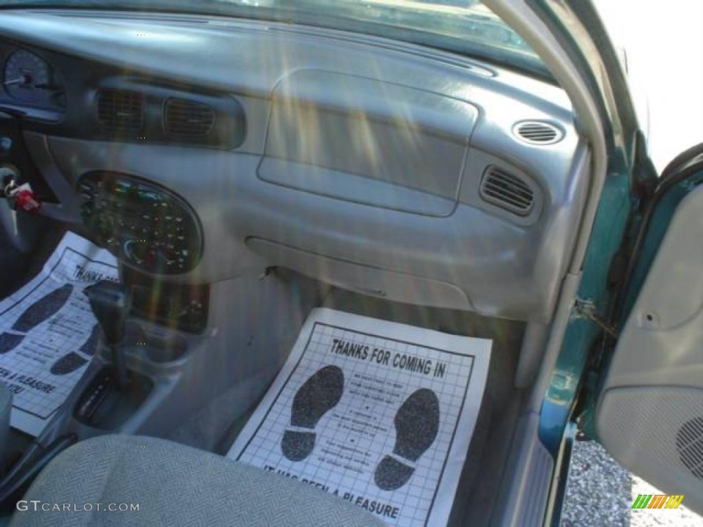 1997 Escort Sedan - Pacific Green Metallic / Gray photo #17