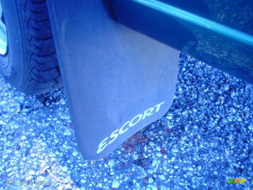 1997 Escort Sedan - Pacific Green Metallic / Gray photo #24