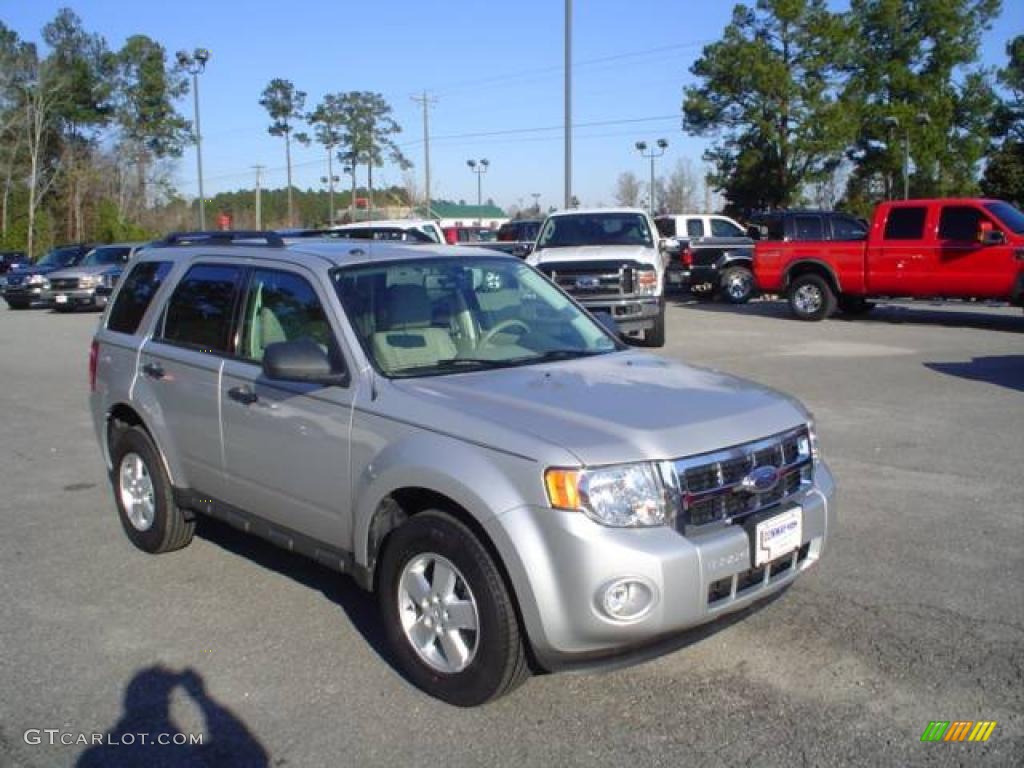 2009 Escape XLT V6 - Brilliant Silver Metallic / Stone photo #3